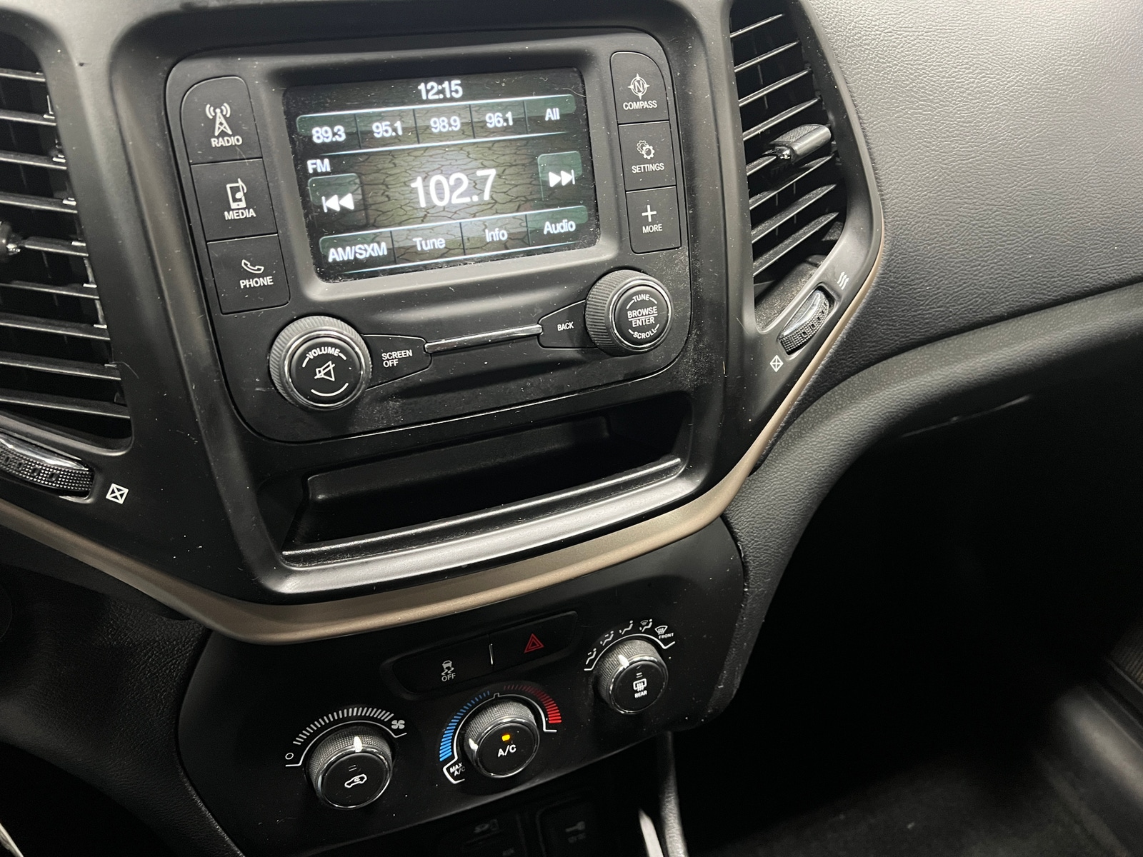 Thumbnail: 2015 Jeep Cherokee - 4