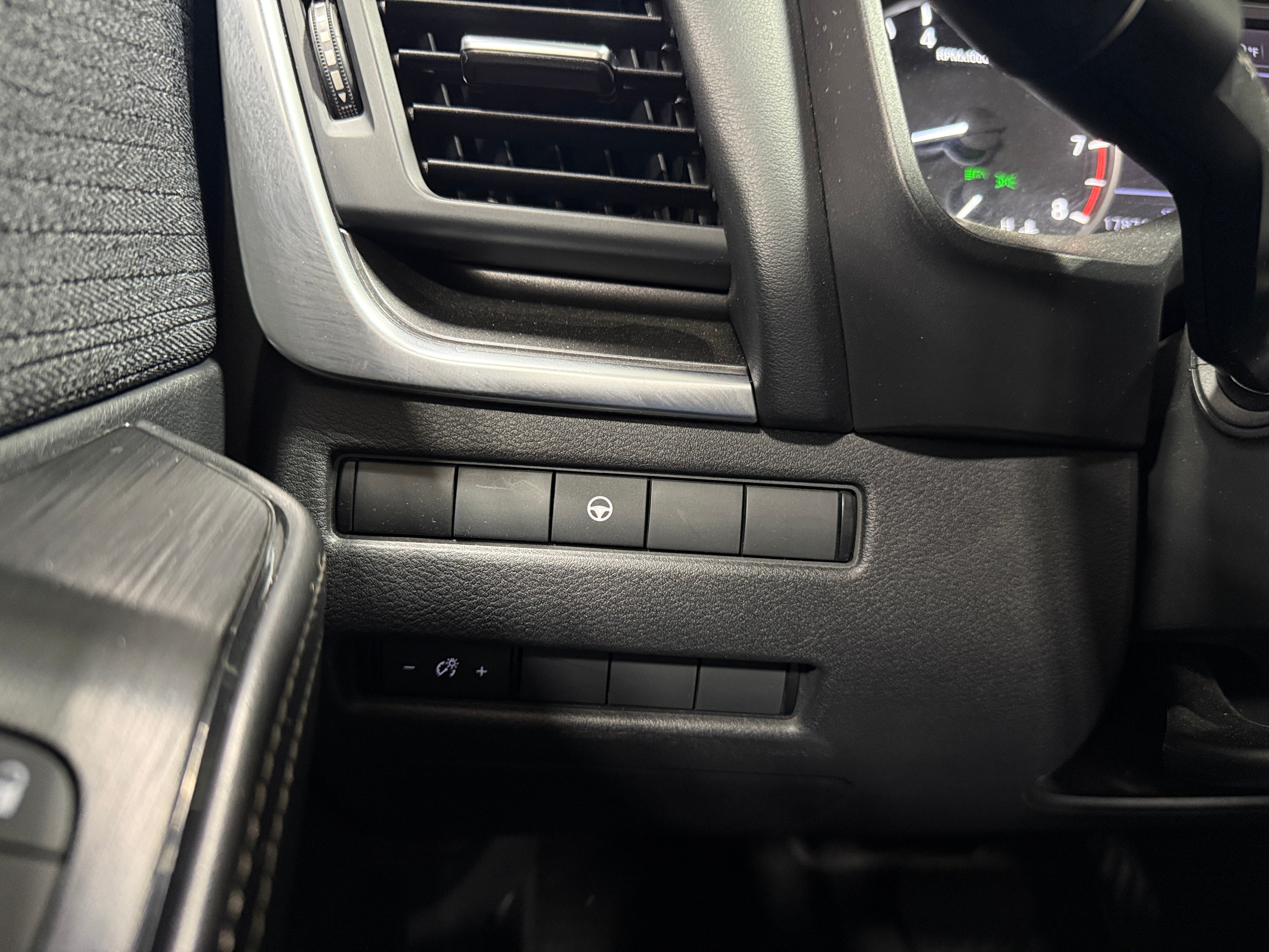 2023 Nissan Rogue SV - Photo 10