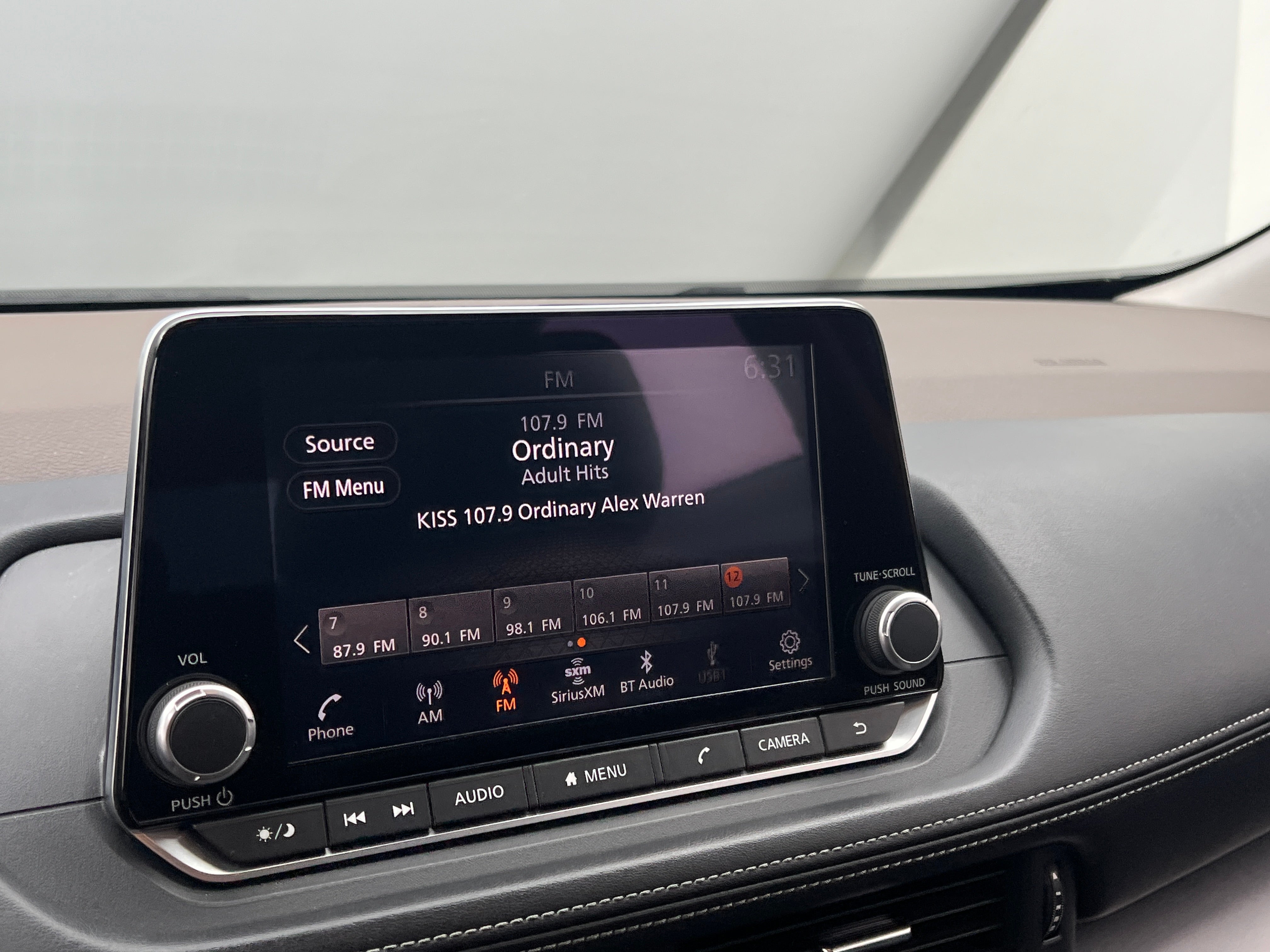 2023 Nissan Rogue SV - Photo 13