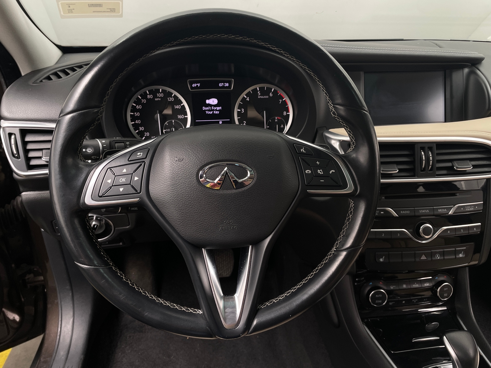 Thumbnail: 2018 INFINITI QX30 - 4