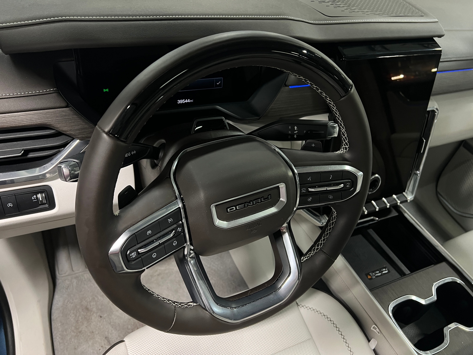 Thumbnail: 2024 GMC Acadia - 4