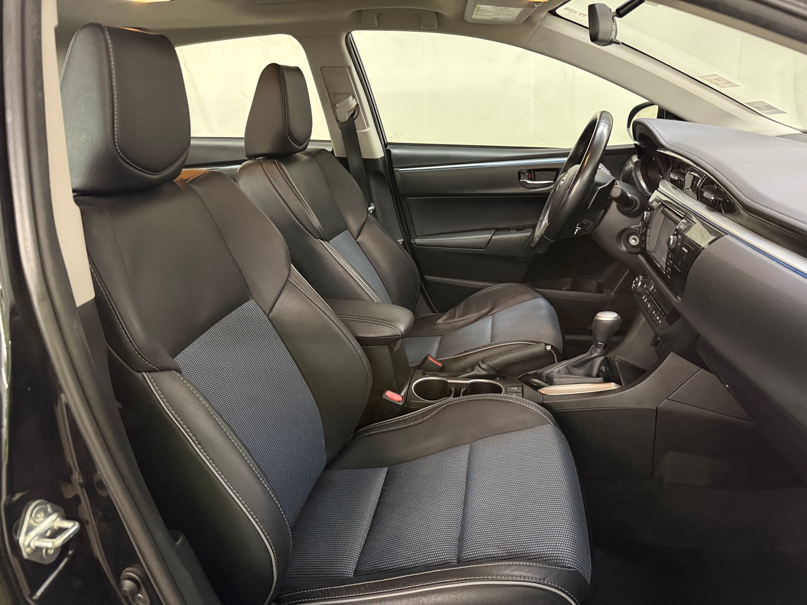 Thumbnail: 2016 Toyota Corolla - 2