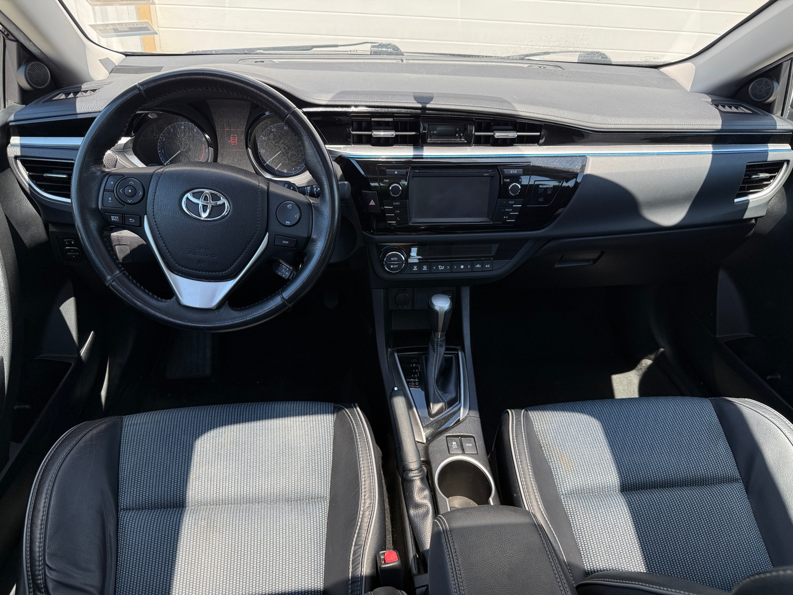 Thumbnail: 2016 Toyota Corolla - 3