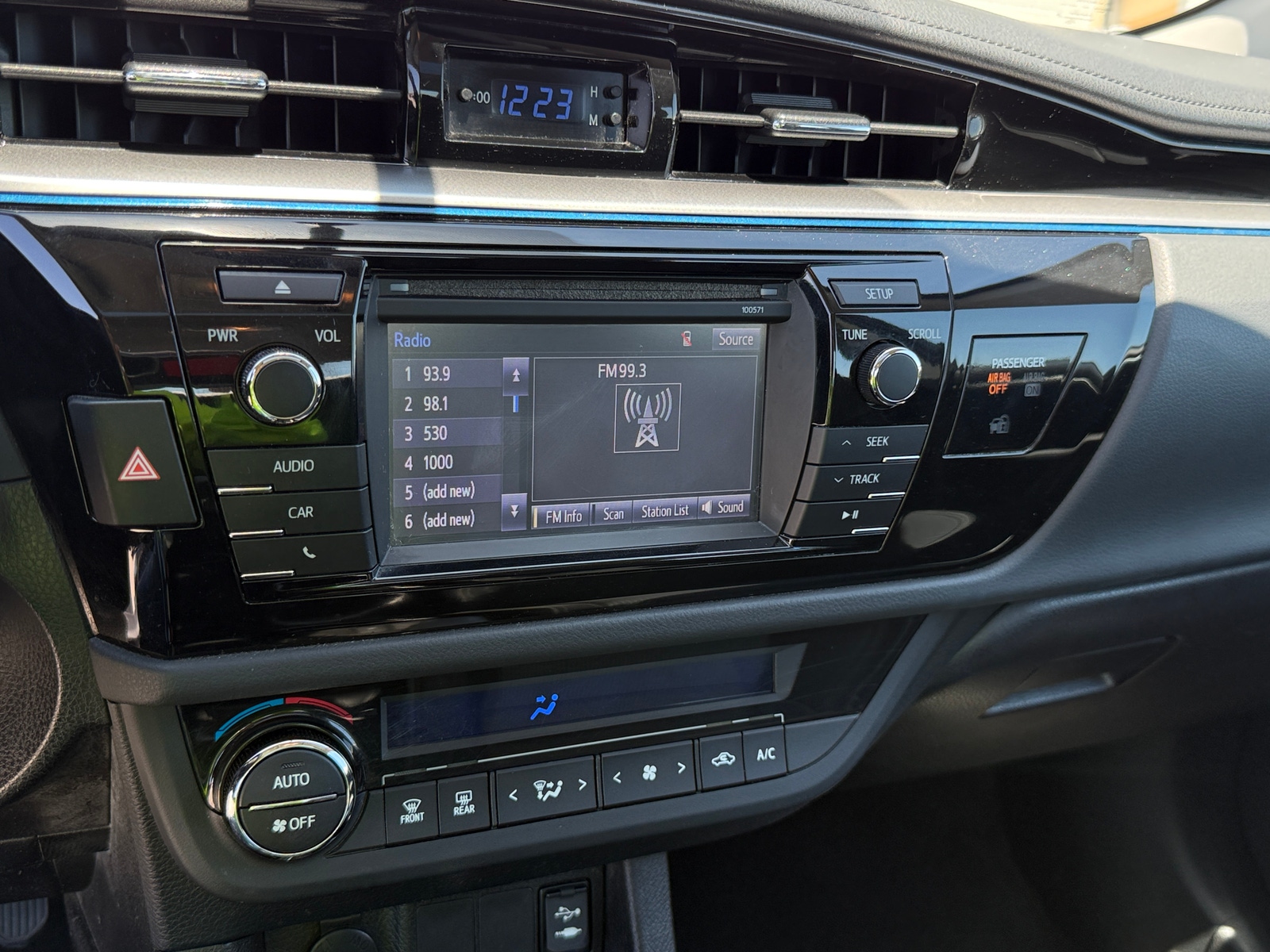 Thumbnail: 2016 Toyota Corolla - 4