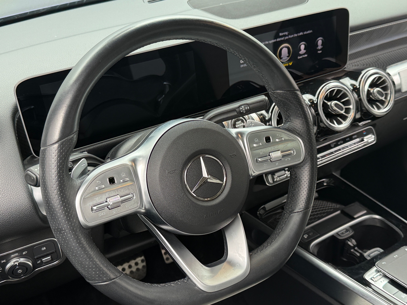 Thumbnail: 2020 Mercedes-Benz GLB - 4