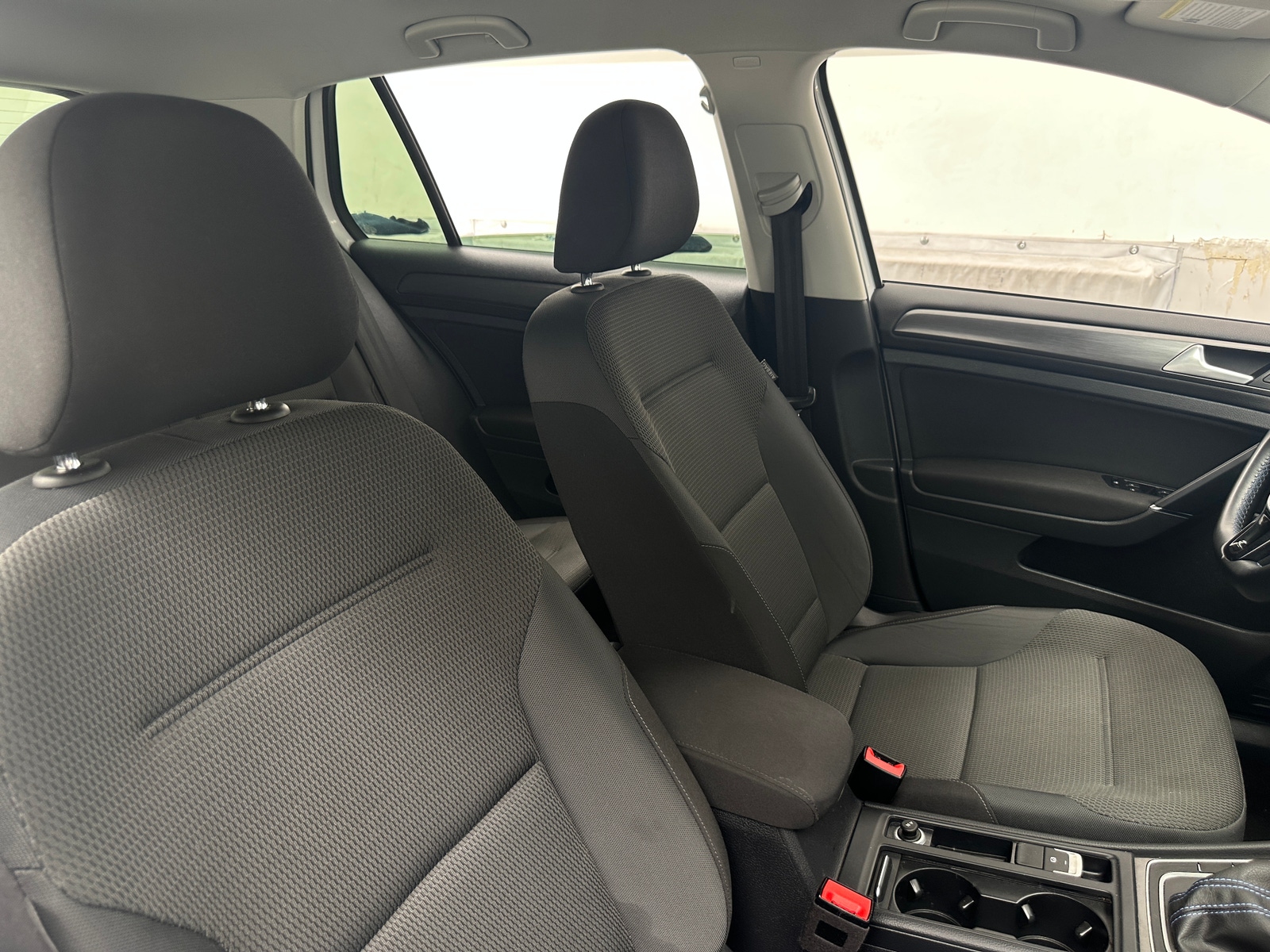 Thumbnail: 2019 Volkswagen e-Golf - 2