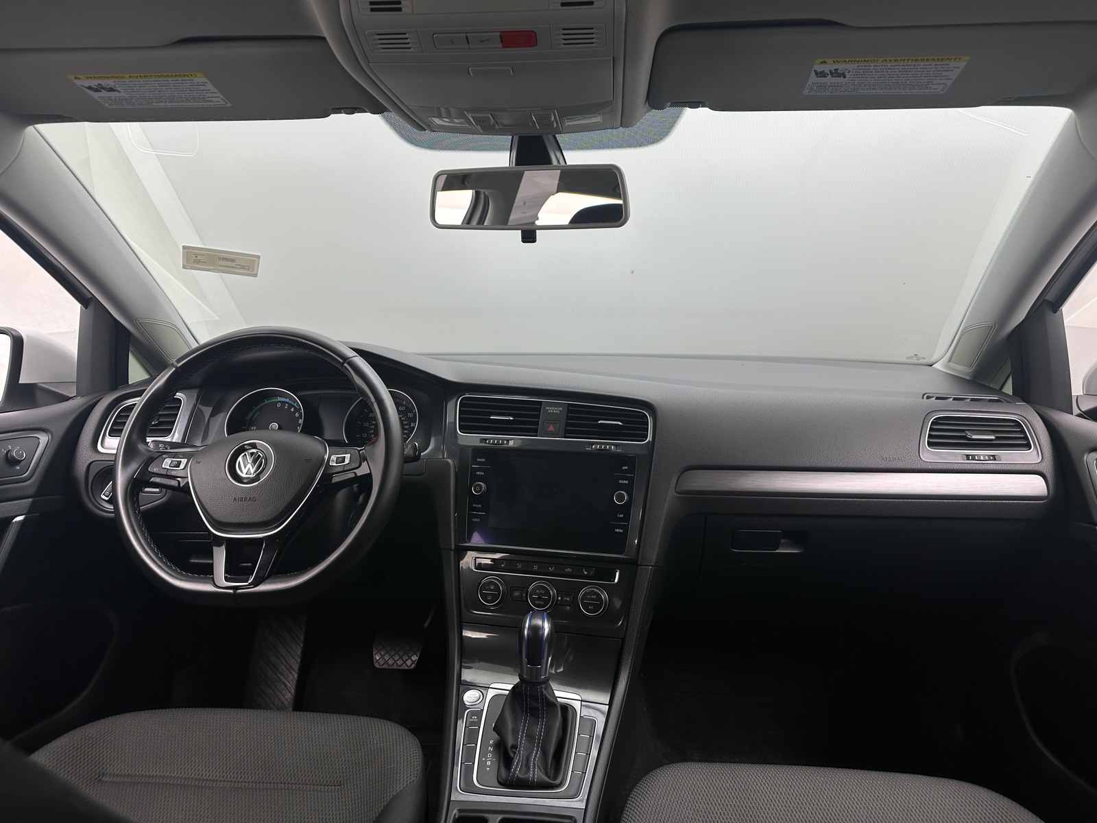 Thumbnail: 2019 Volkswagen e-Golf - 3