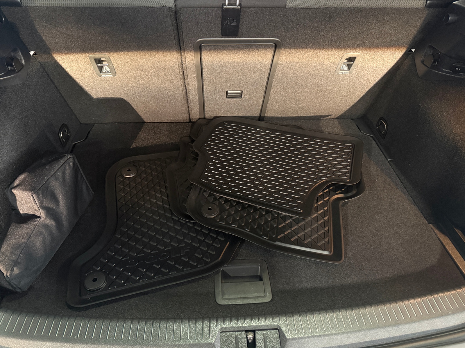 Thumbnail: 2019 Volkswagen e-Golf - 7
