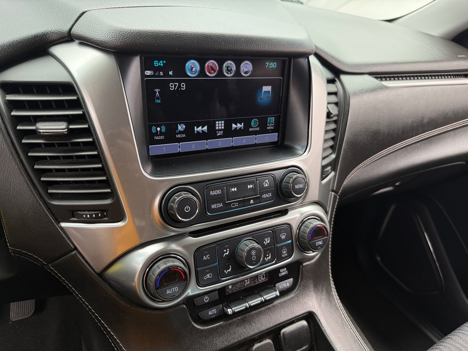 Thumbnail: 2018 Chevrolet Tahoe - 4