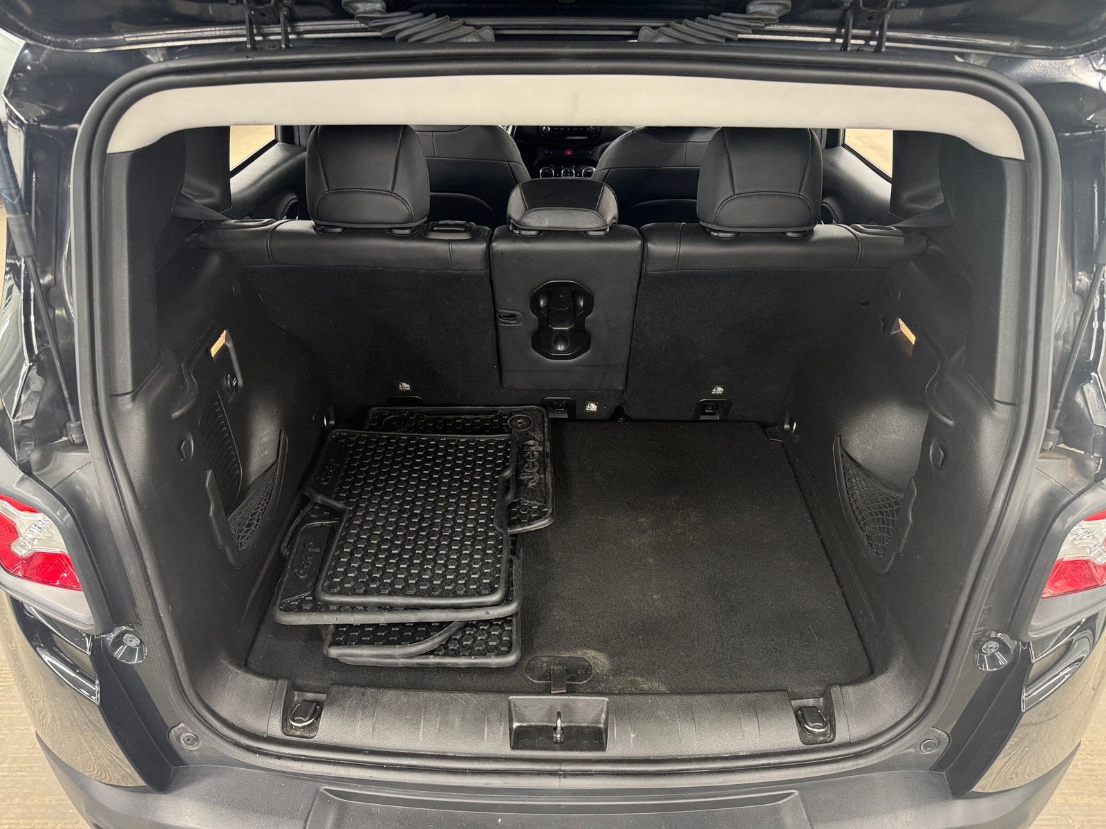 Thumbnail: 2016 Jeep Renegade - 6