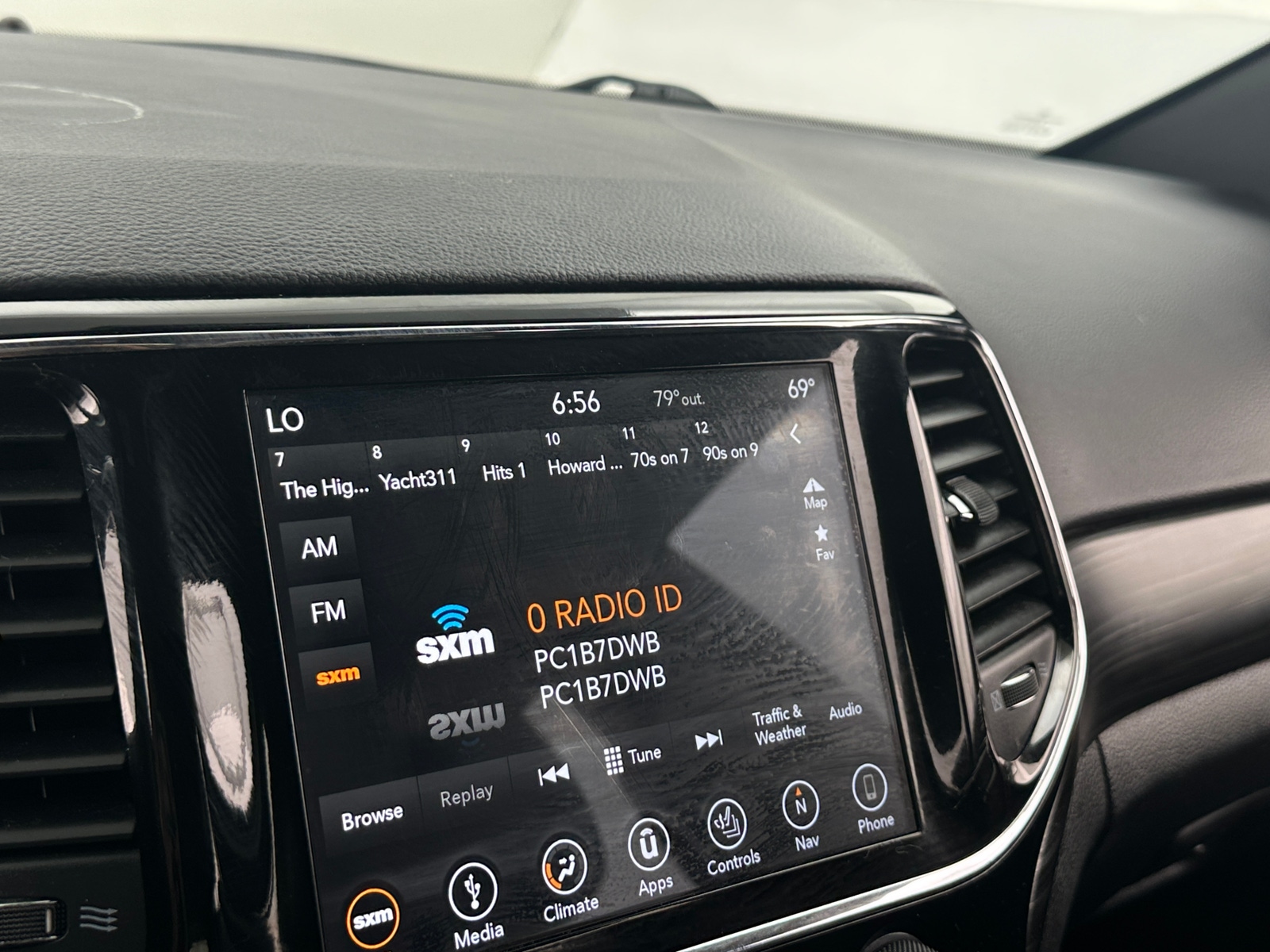 Thumbnail: 2019 Jeep Grand Cherokee - 3