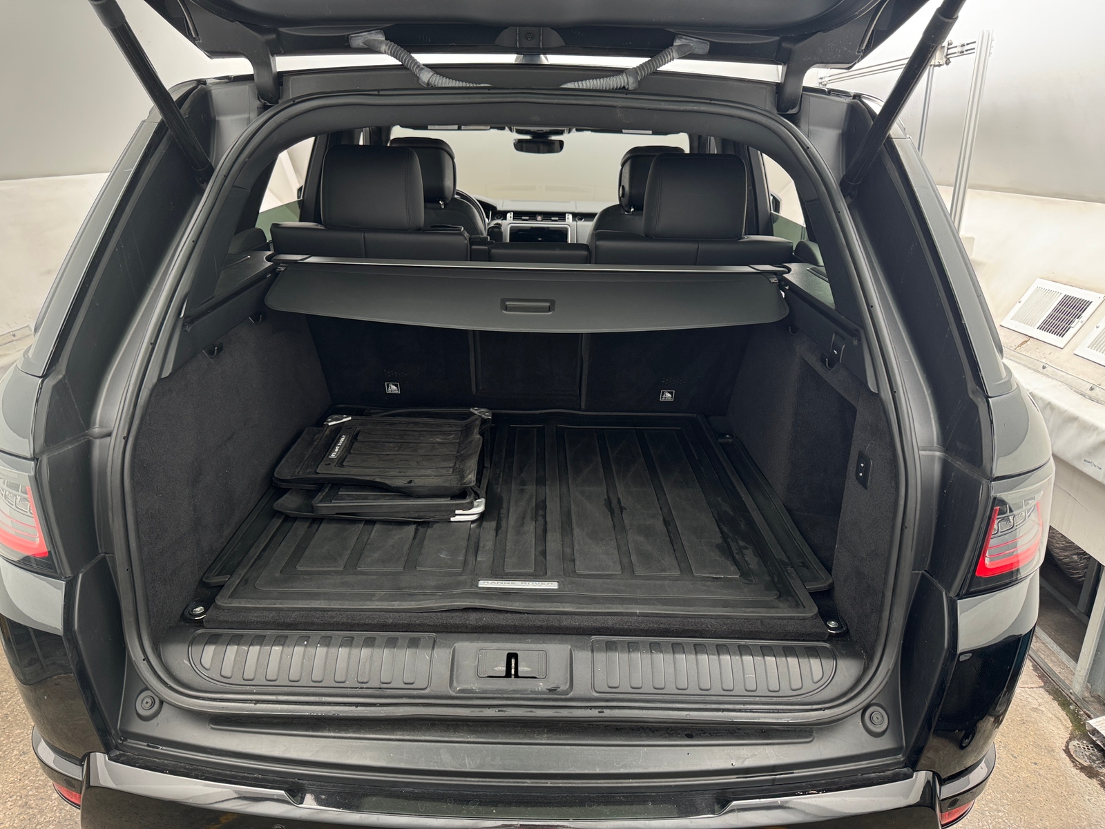 Thumbnail: 2019 Land Rover Range Rover Sport - 6