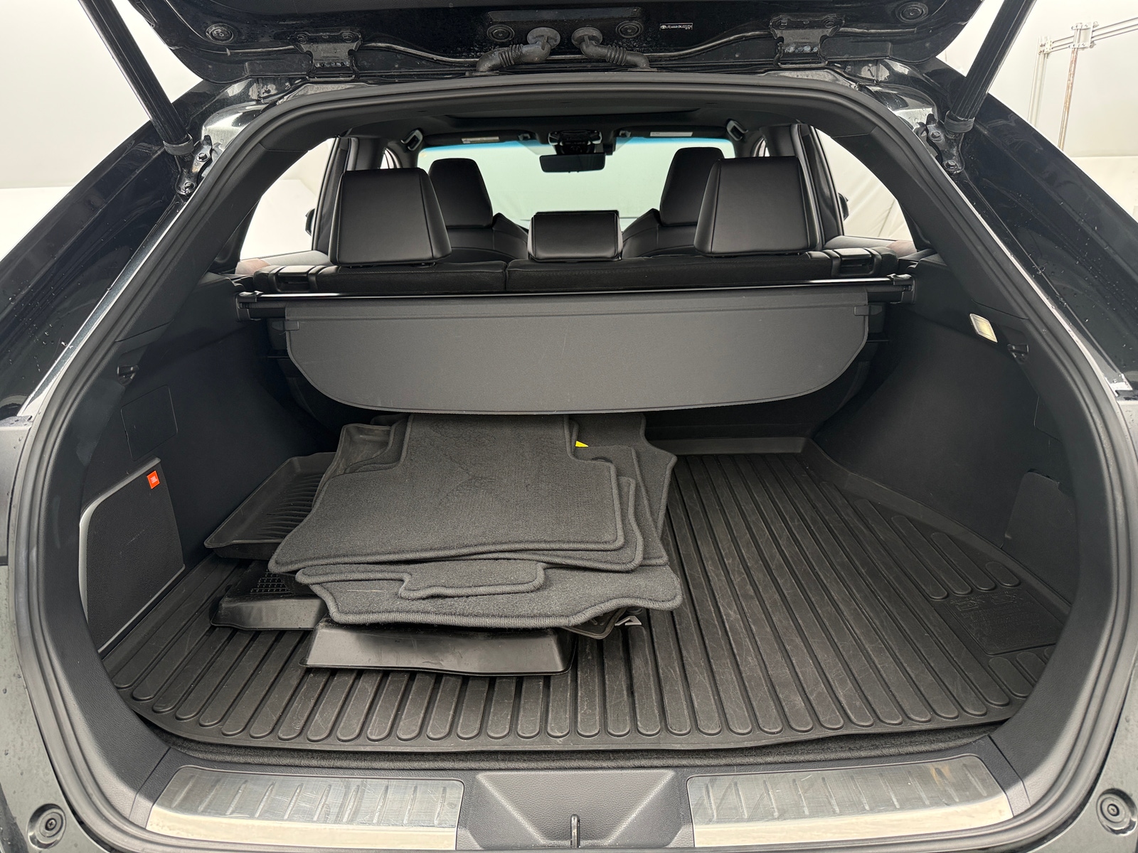 Thumbnail: 2021 Toyota Venza - 6