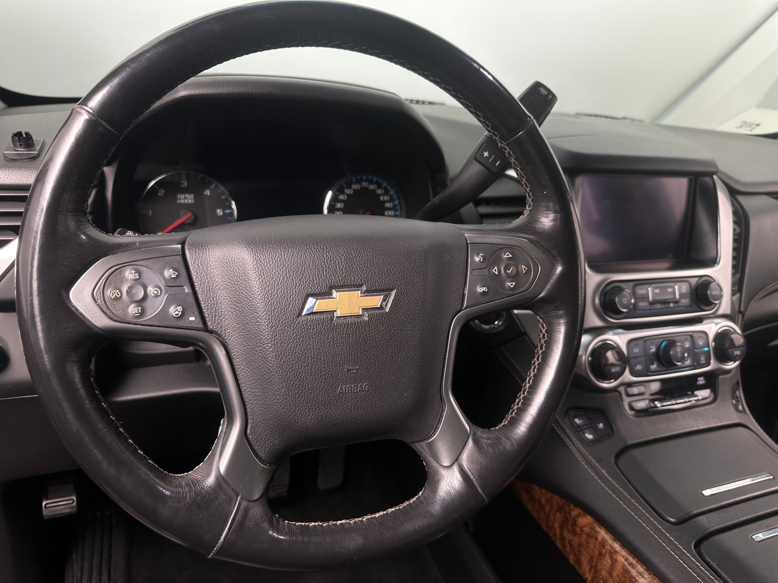 Thumbnail: 2018 Chevrolet Suburban - 4