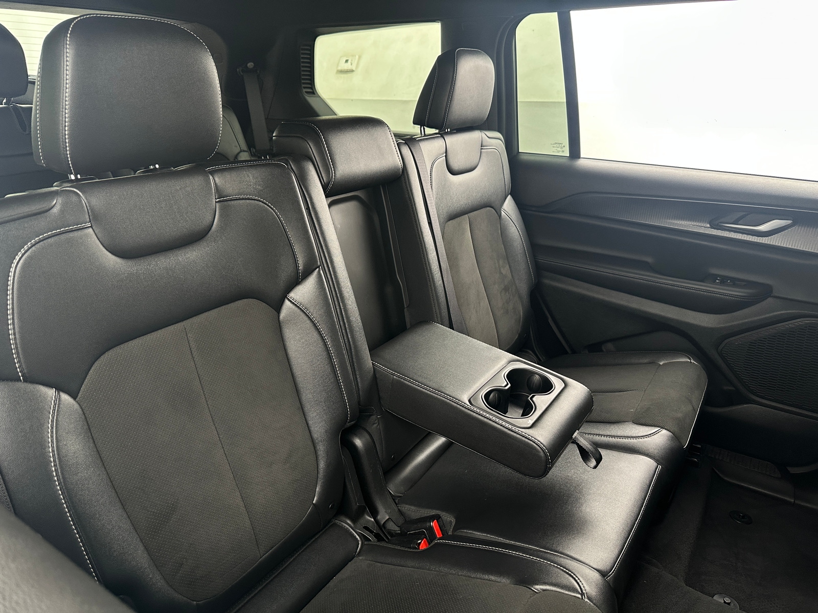 Thumbnail: 2024 Jeep Grand Cherokee L - 5