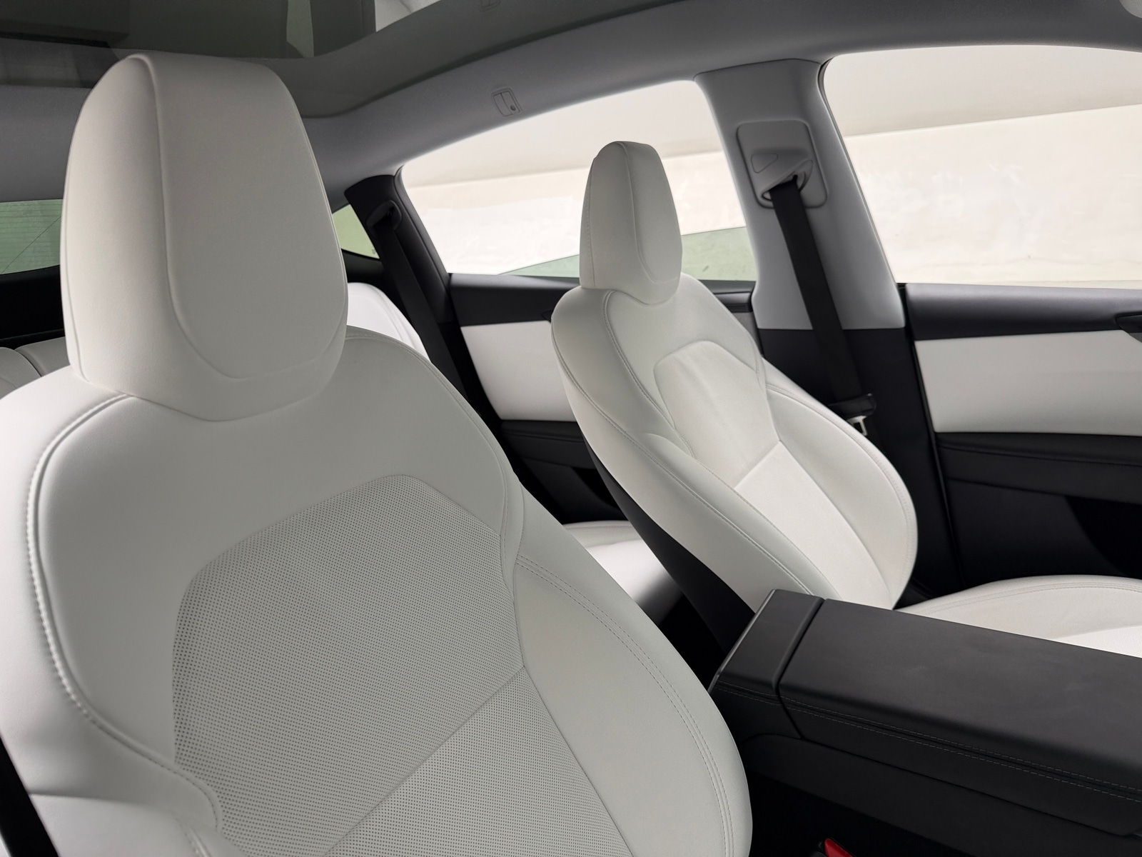 Thumbnail: 2026 Tesla Model Y - 2