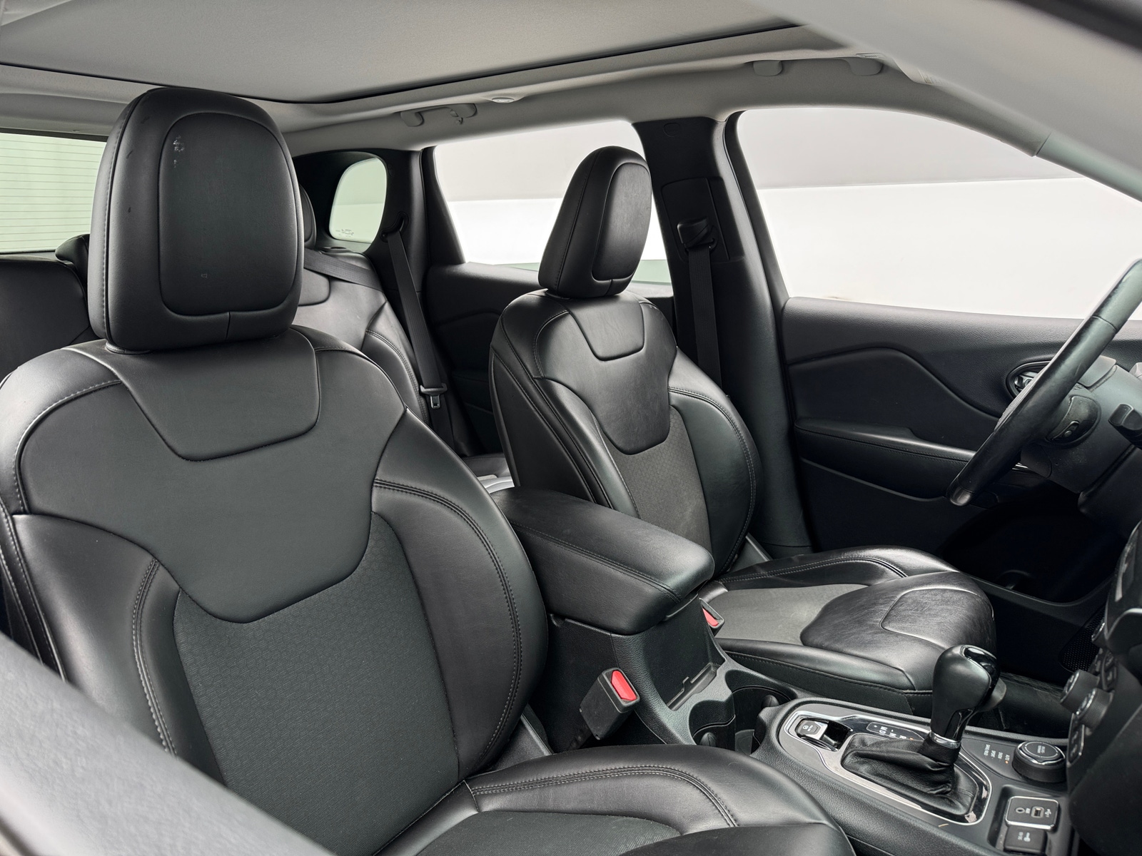 Thumbnail: 2019 Jeep Cherokee - 2