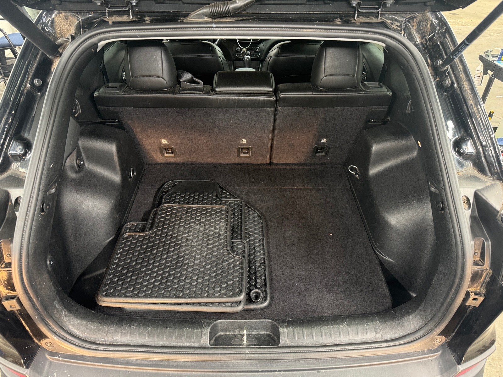 Thumbnail: 2019 Jeep Cherokee - 7