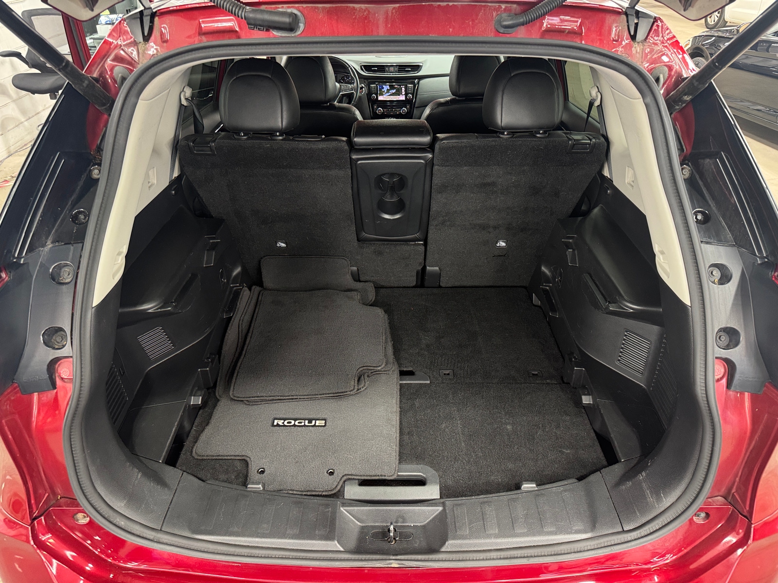 Thumbnail: 2018 Nissan Rogue - 6