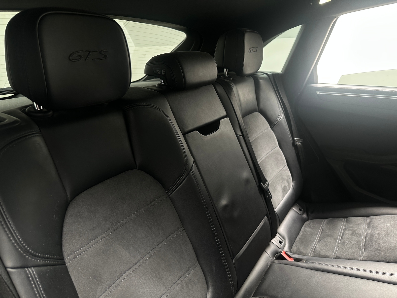 Thumbnail: 2017 Porsche Macan - 6