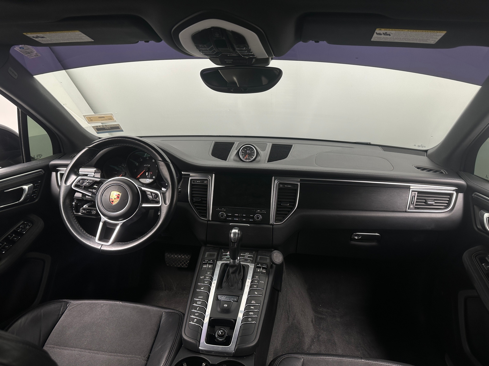 Thumbnail: 2017 Porsche Macan - 3