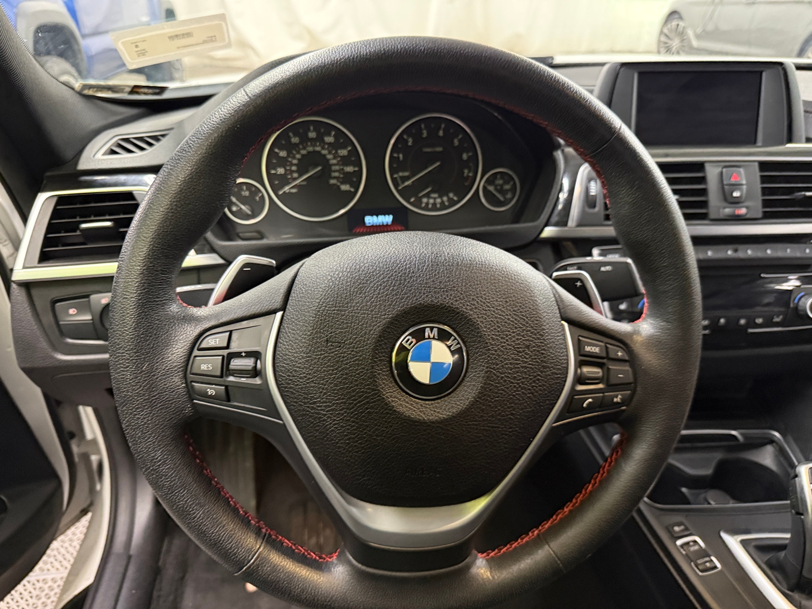 Thumbnail: 2018 BMW 3 Series - 4