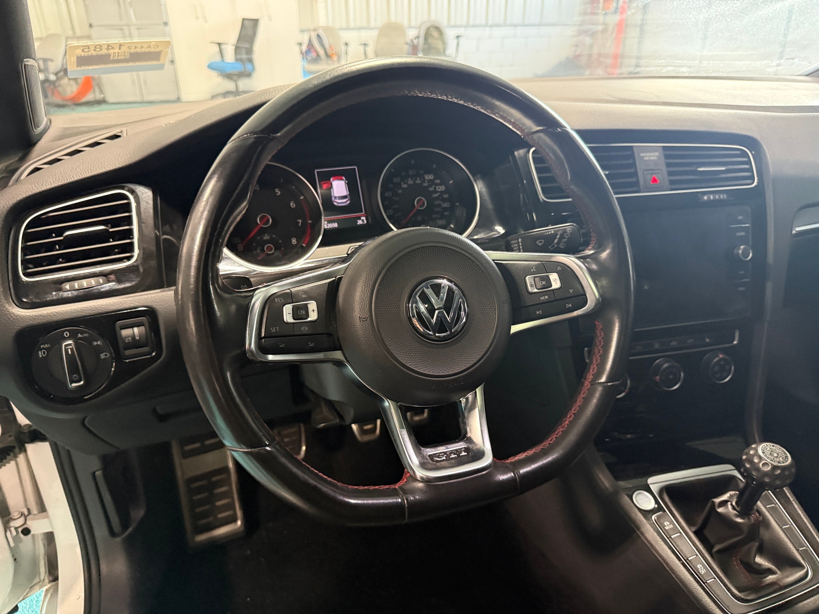 Thumbnail: 2020 Volkswagen Golf - 4