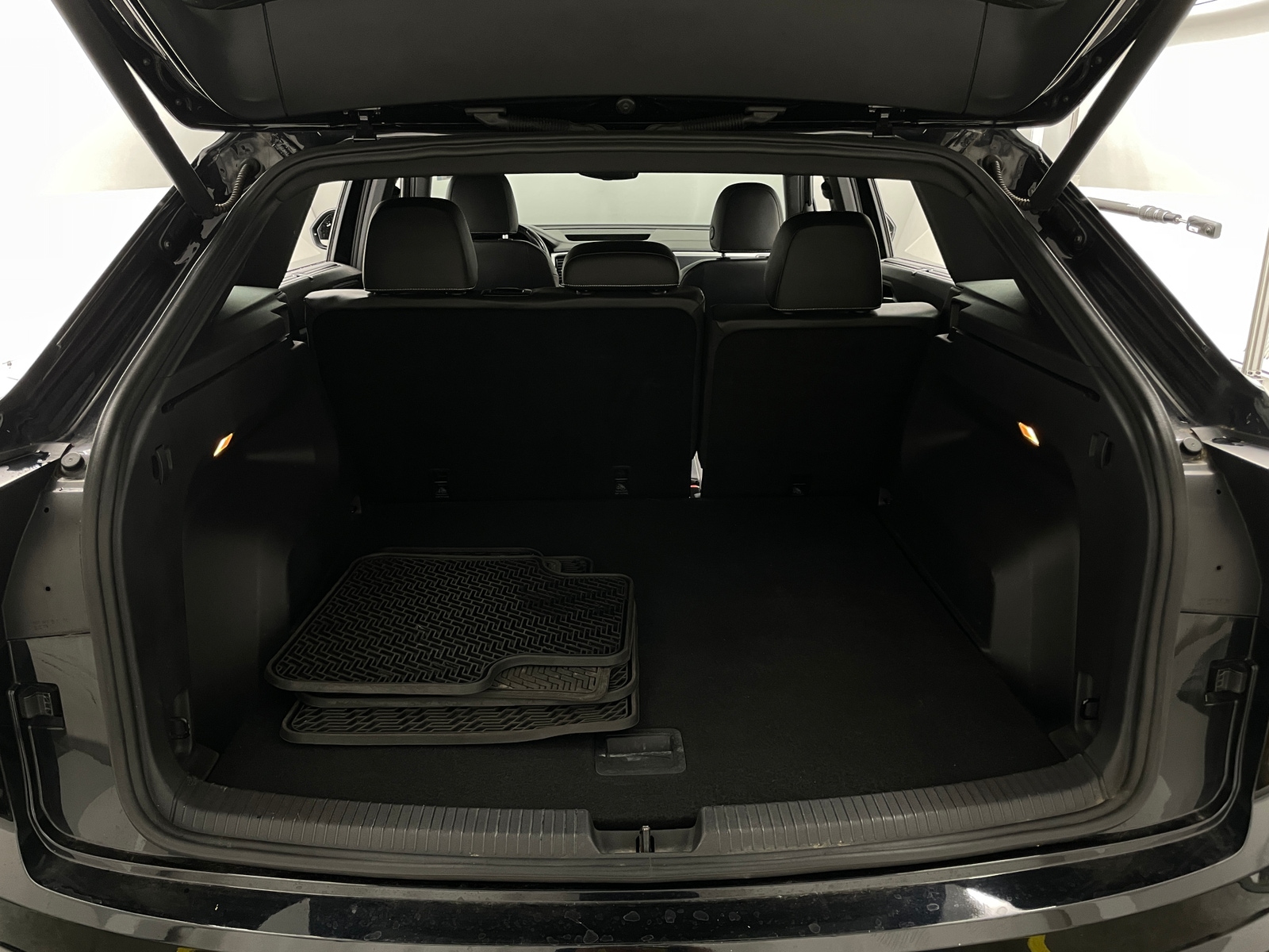 Thumbnail: 2020 Volkswagen Atlas - 6