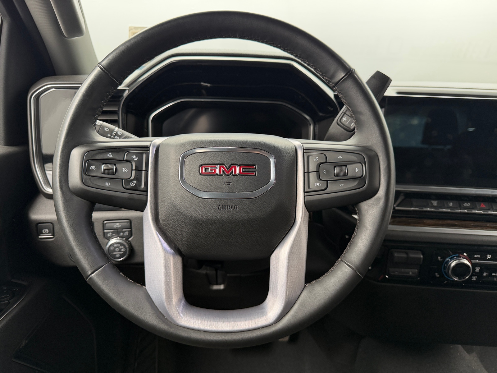 Thumbnail: 2025 GMC Sierra 2500 - 5