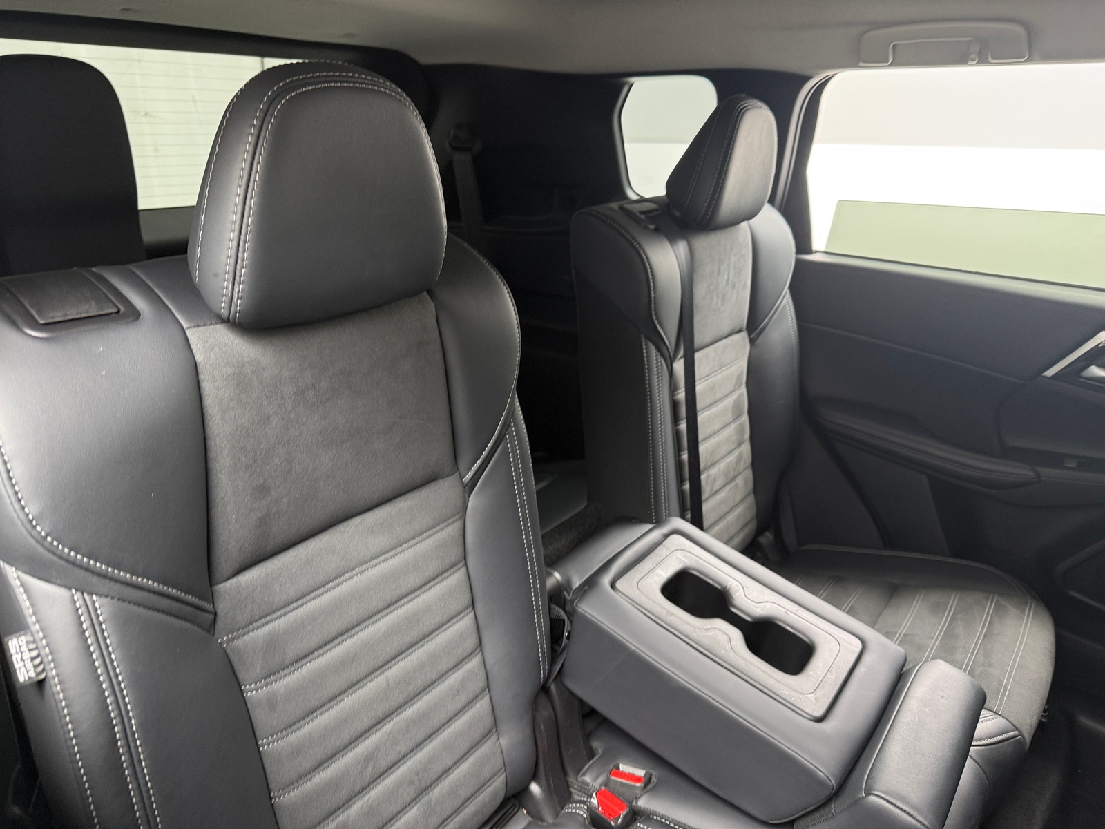 Thumbnail: 2025 Mitsubishi Outlander - 5