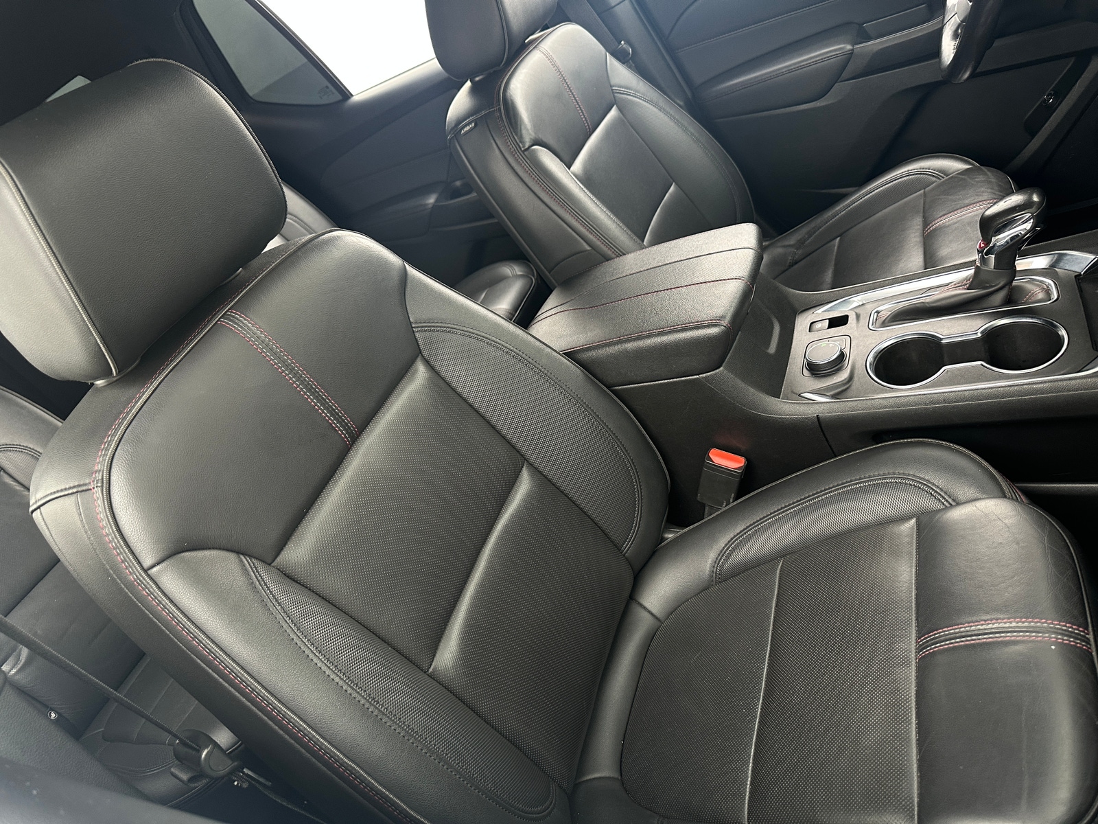 Thumbnail: 2022 Chevrolet Traverse - 2
