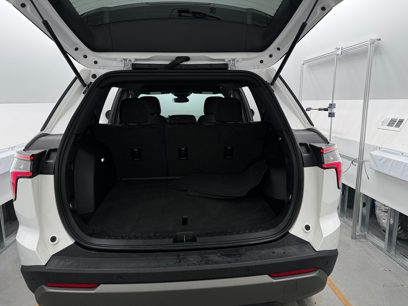 Thumbnail: 2025 Chevrolet Equinox - 7