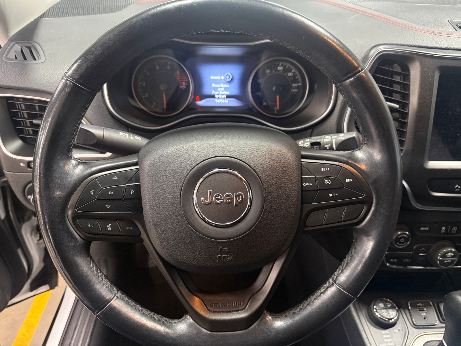 Thumbnail: 2019 Jeep Cherokee - 5