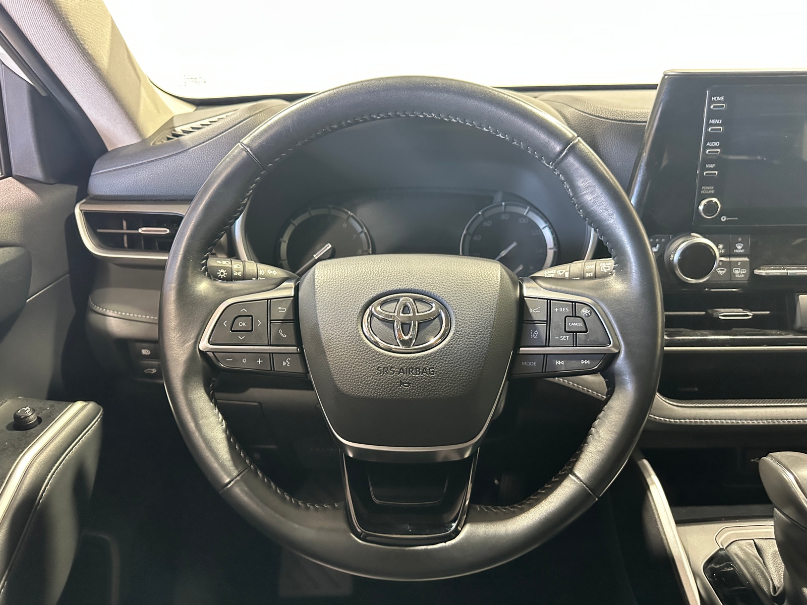 Thumbnail: 2021 Toyota Highlander - 4