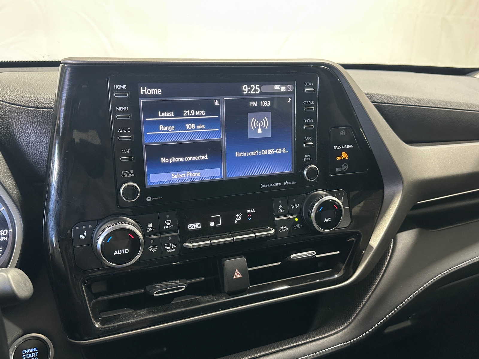 Thumbnail: 2021 Toyota Highlander - 3