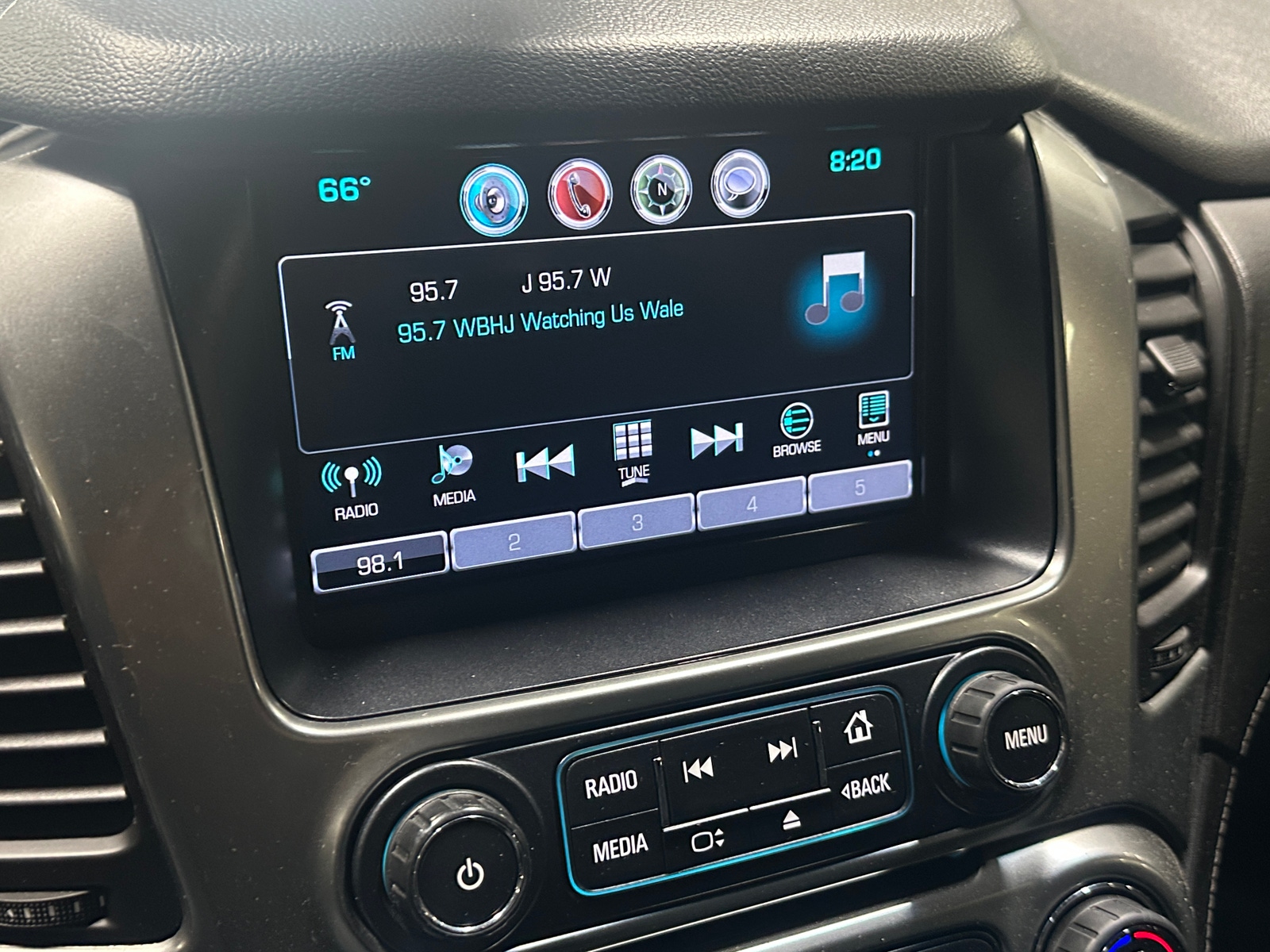 Thumbnail: 2016 Chevrolet Tahoe - 3