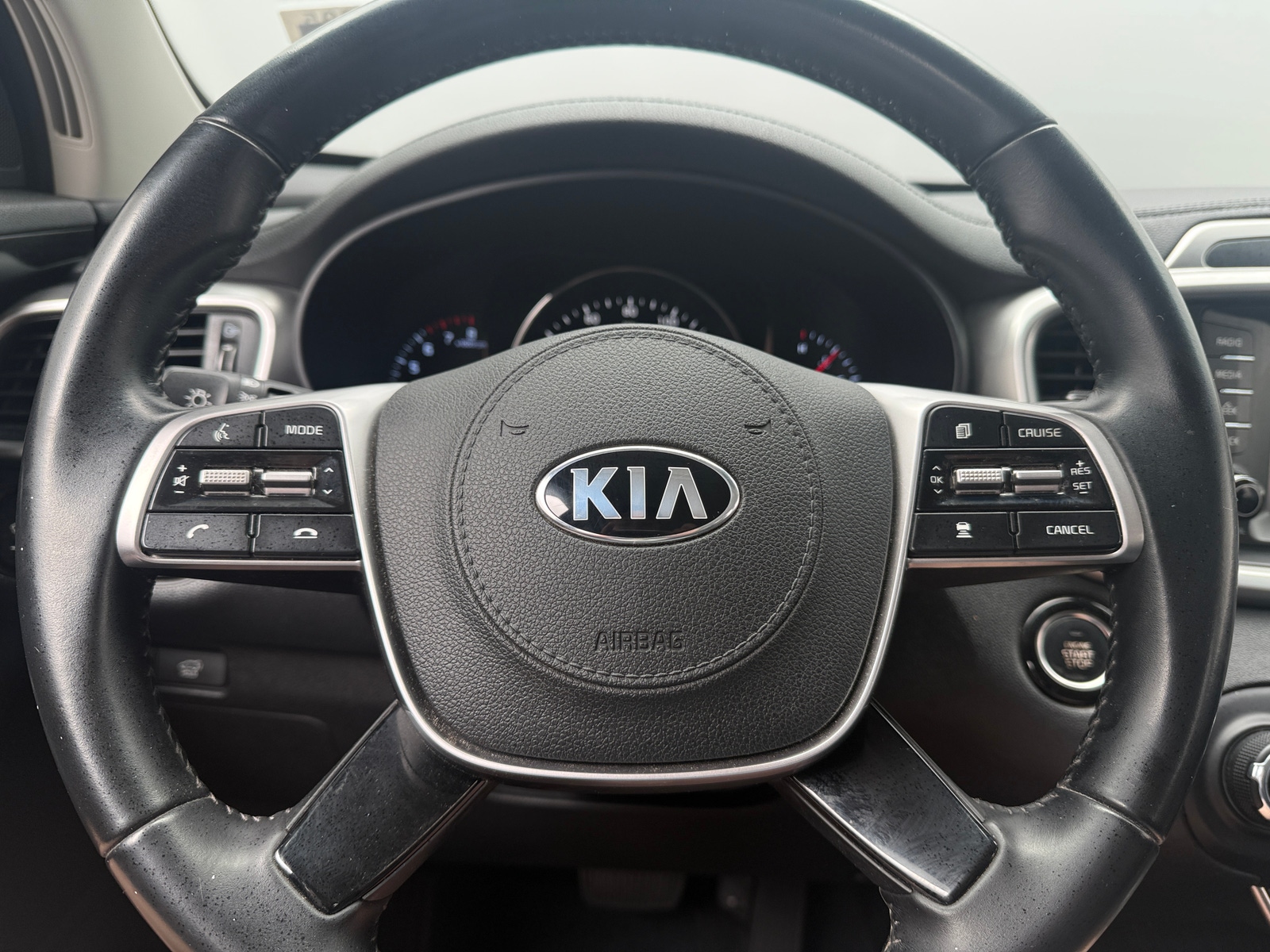 Thumbnail: 2020 Kia Sorento - 4