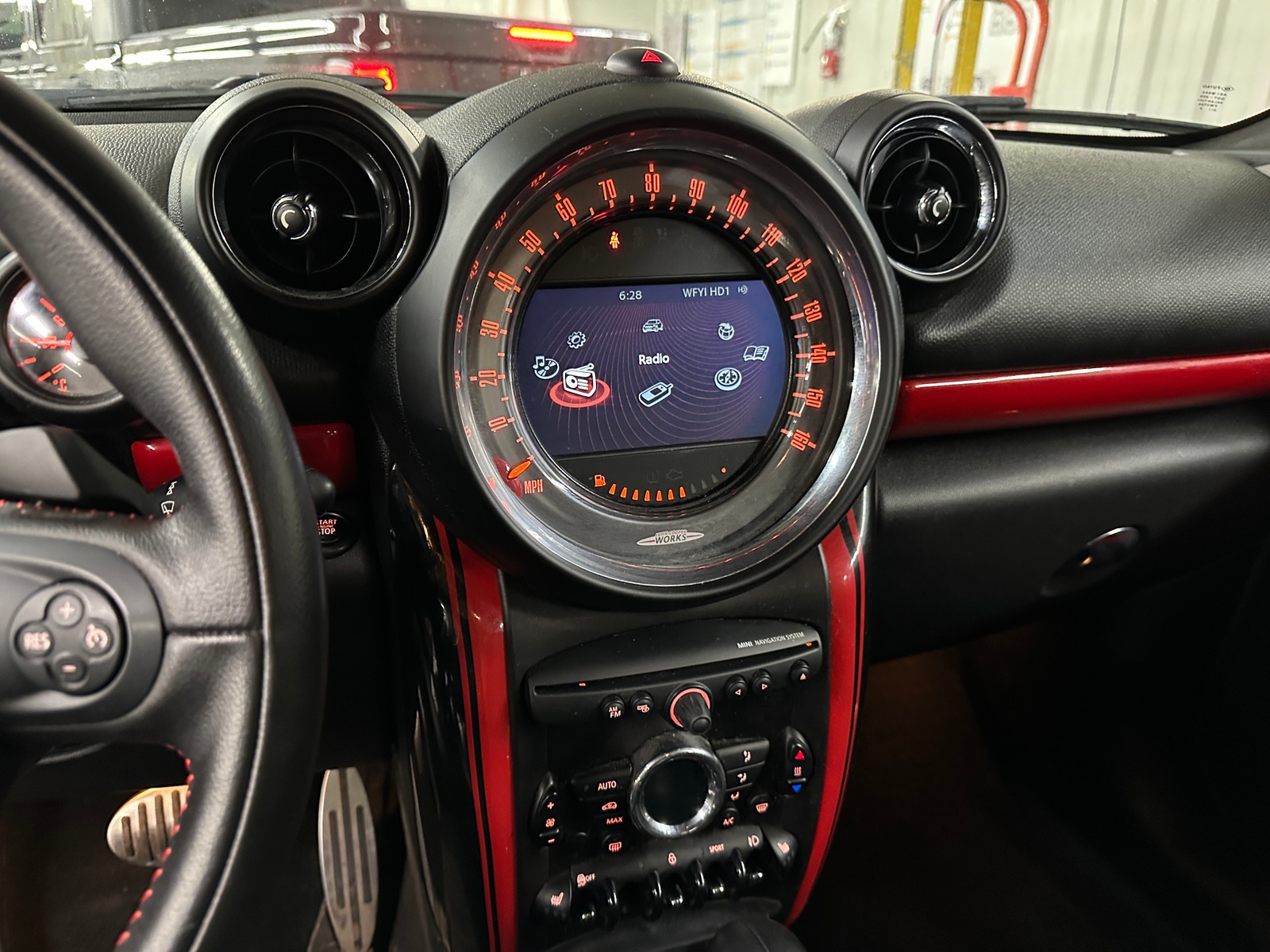 Thumbnail: 2016 MINI Cooper Countryman - 3