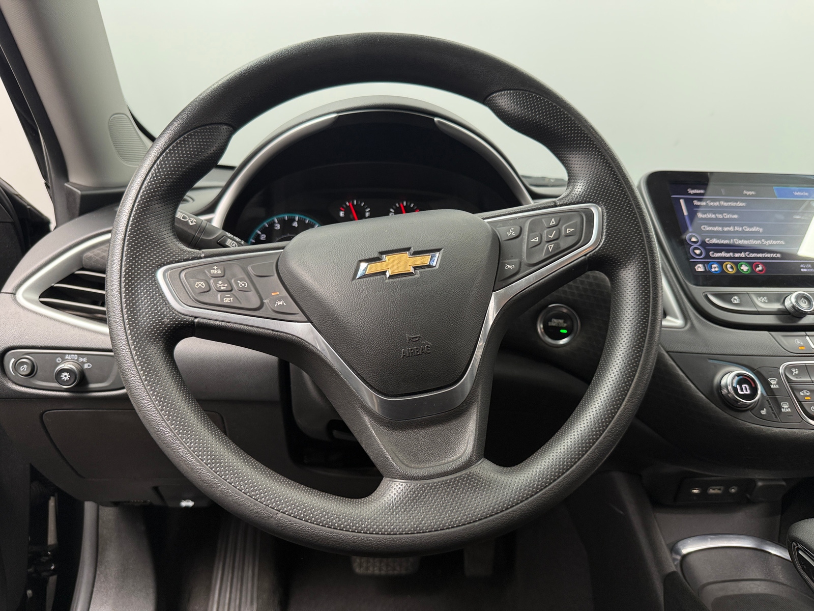 Thumbnail: 2023 Chevrolet Malibu - 5