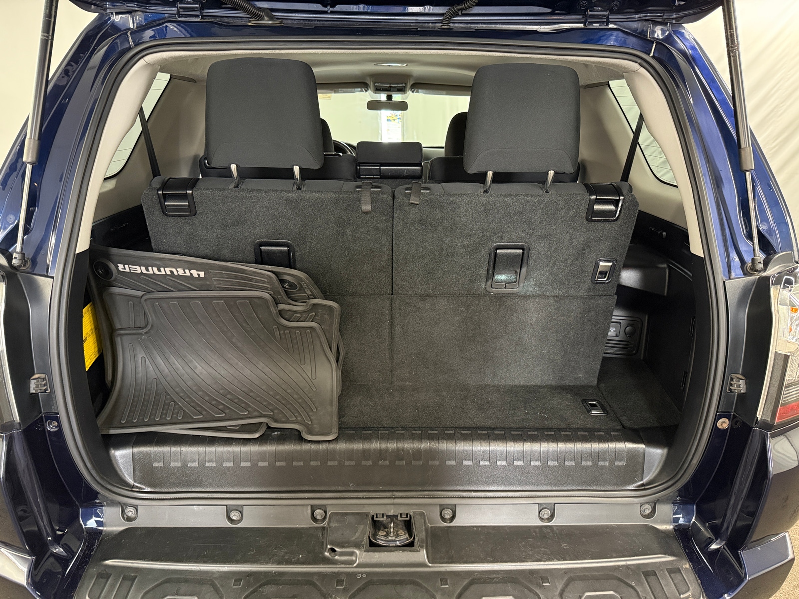 Thumbnail: 2016 Toyota 4Runner - 7