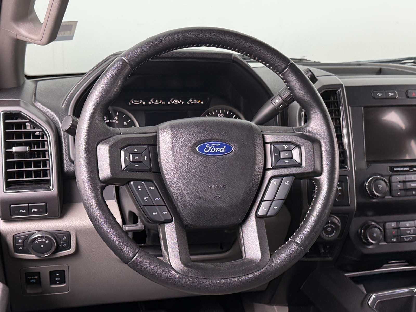 Thumbnail: 2019 Ford Econoline - 5