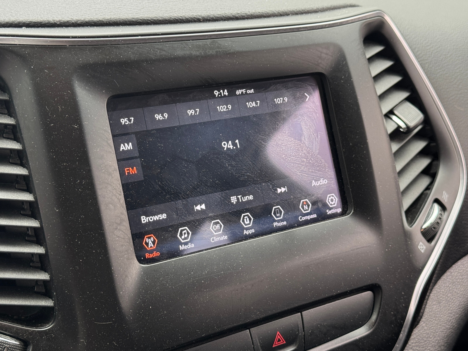 Thumbnail: 2019 Jeep Cherokee - 4