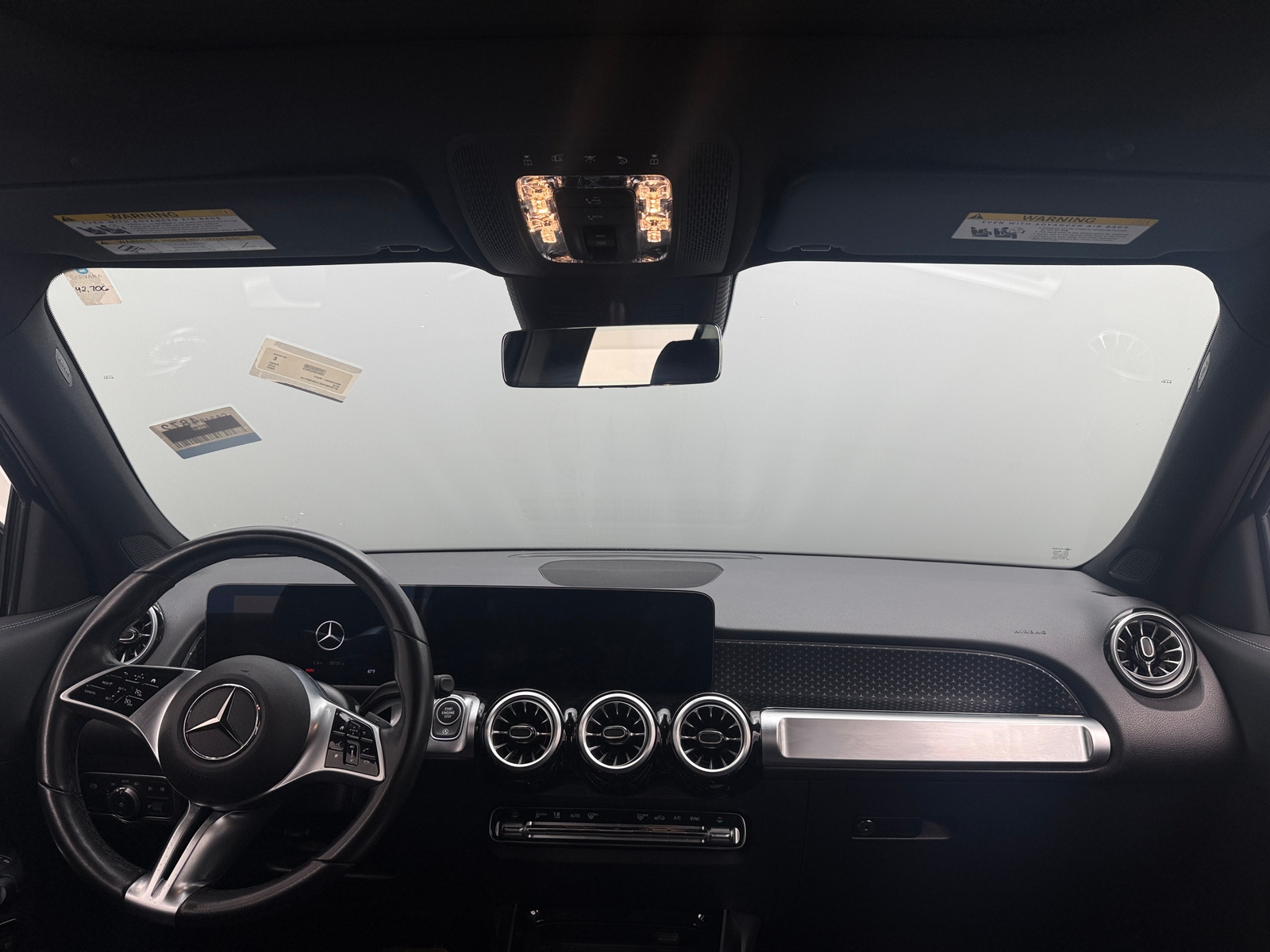 Thumbnail: 2025 Mercedes-Benz GLB - 2