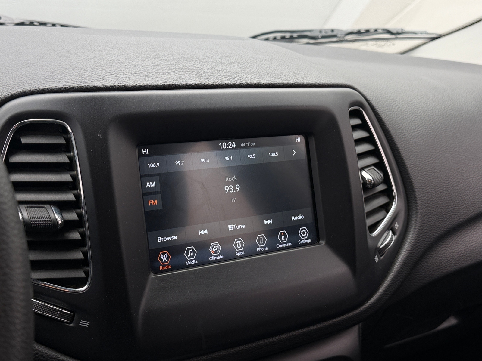 Thumbnail: 2021 Jeep Compass - 4