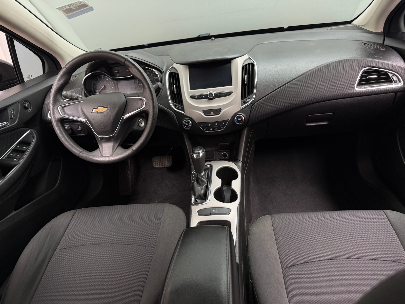 Thumbnail: 2016 Chevrolet Cruze - 3