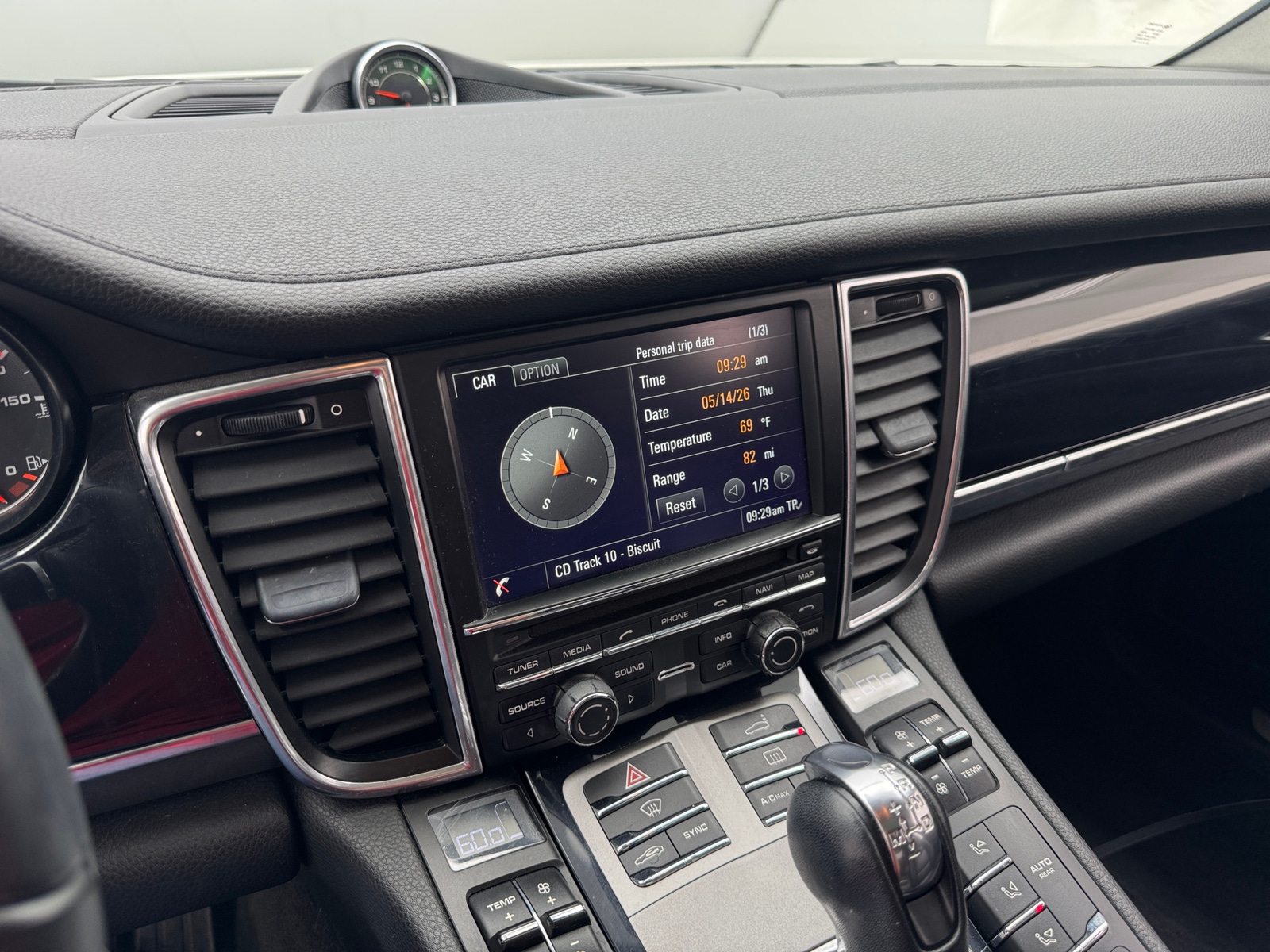 Thumbnail: 2014 Porsche Panamera - 3