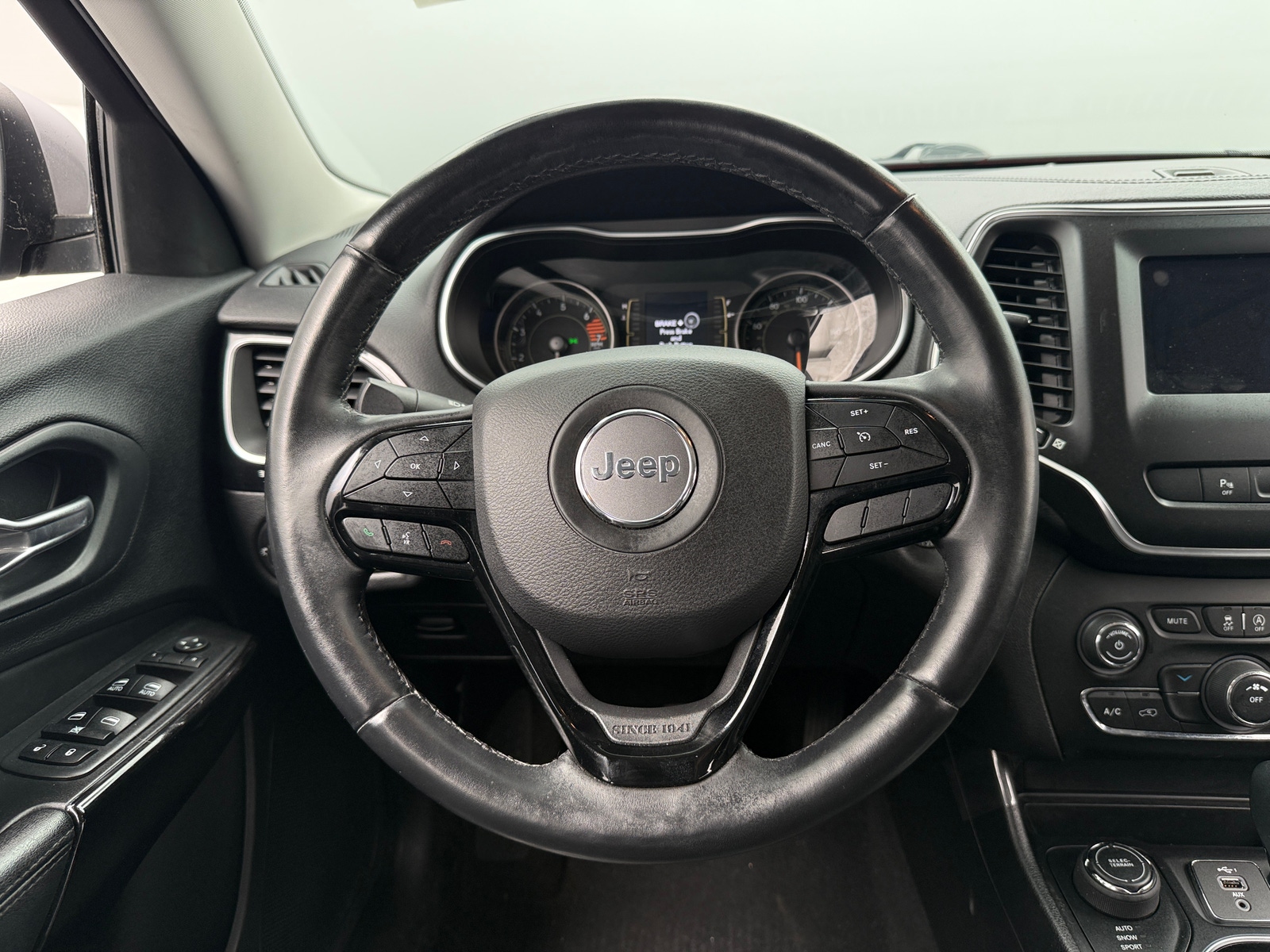 Thumbnail: 2019 Jeep Cherokee - 5