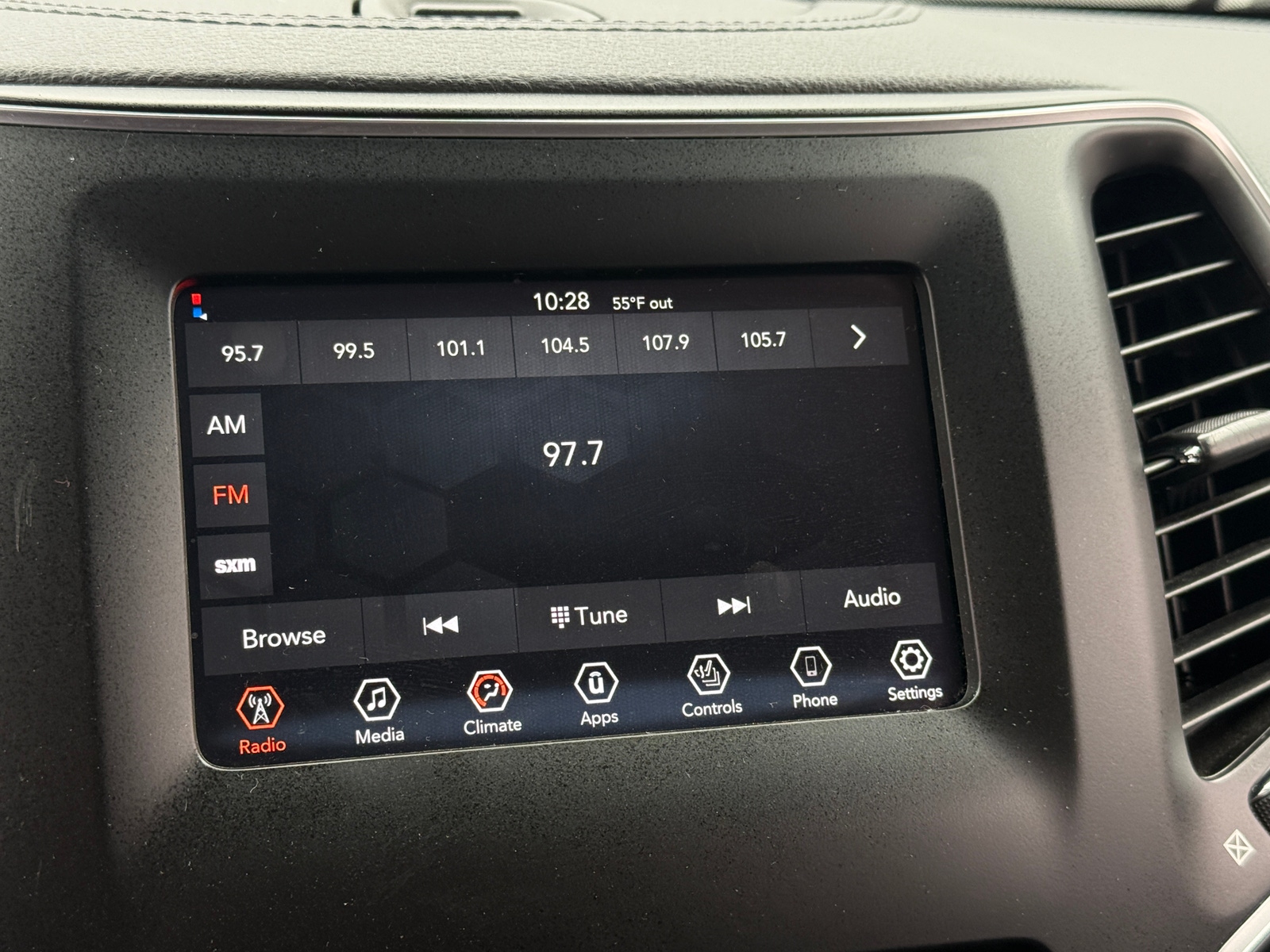 Thumbnail: 2019 Jeep Cherokee - 4