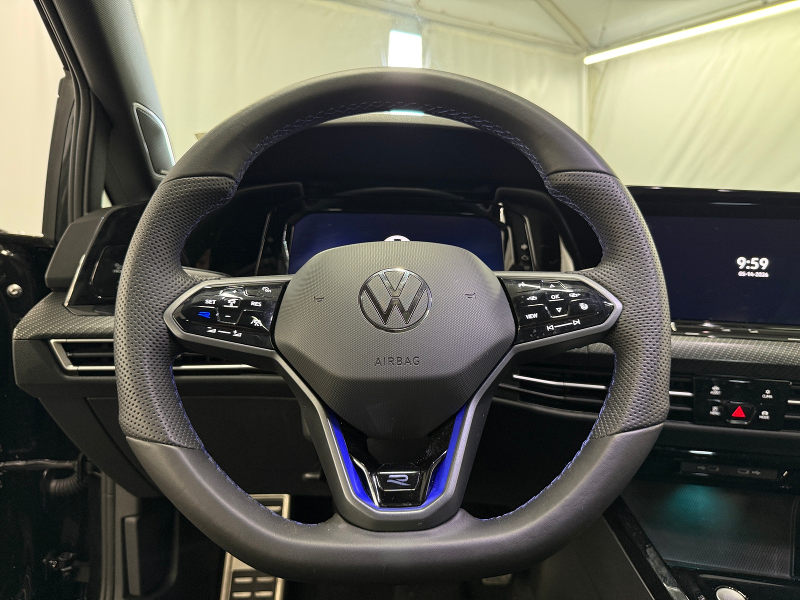 Thumbnail: 2024 Volkswagen Golf - 4