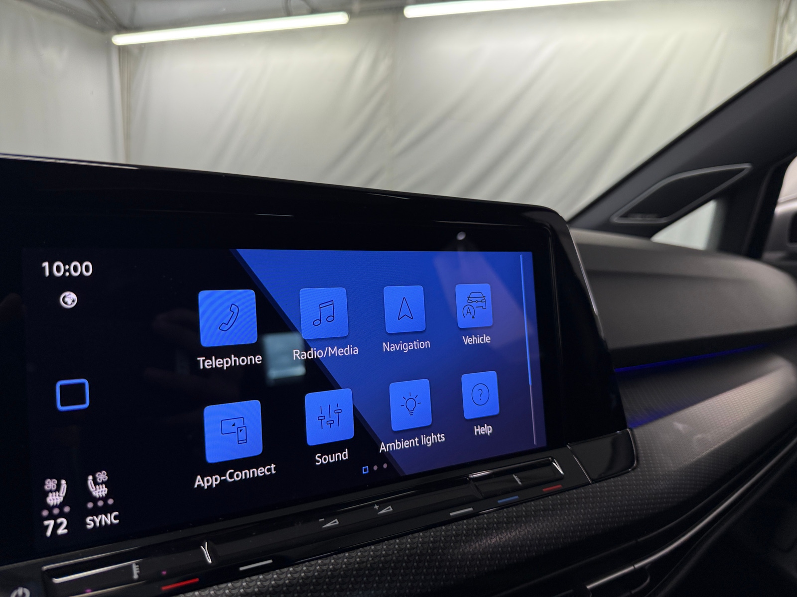 Thumbnail: 2024 Volkswagen Golf - 3